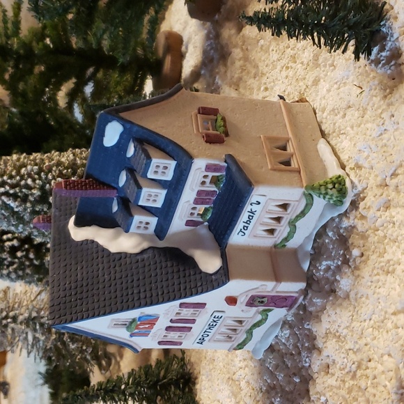 DEPARTMENT 56 Alpine Village Series Apotek and Tabak Shop - Retired - Picture 4 of 11